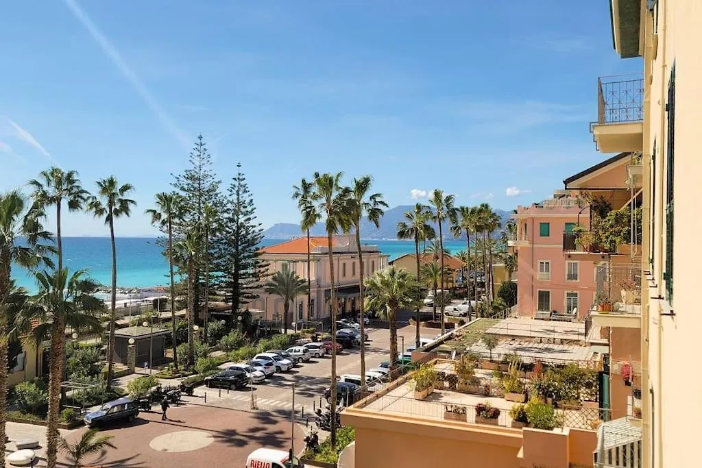 Thekeystudio,Tiramisu Nel Cuore Della Citta Bordighera Italy
